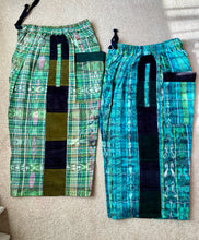 Load image into Gallery viewer, Guatemala Shorts - 32 &amp; Under - M Medium 4 Pockets Ikat Fabric Long Hippie Shorts
